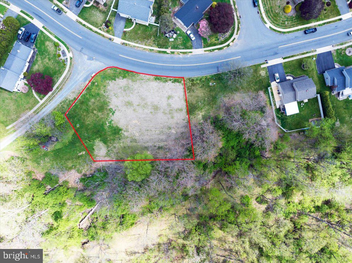 36 Hearthstone & Colin Ct. Property Photo 6