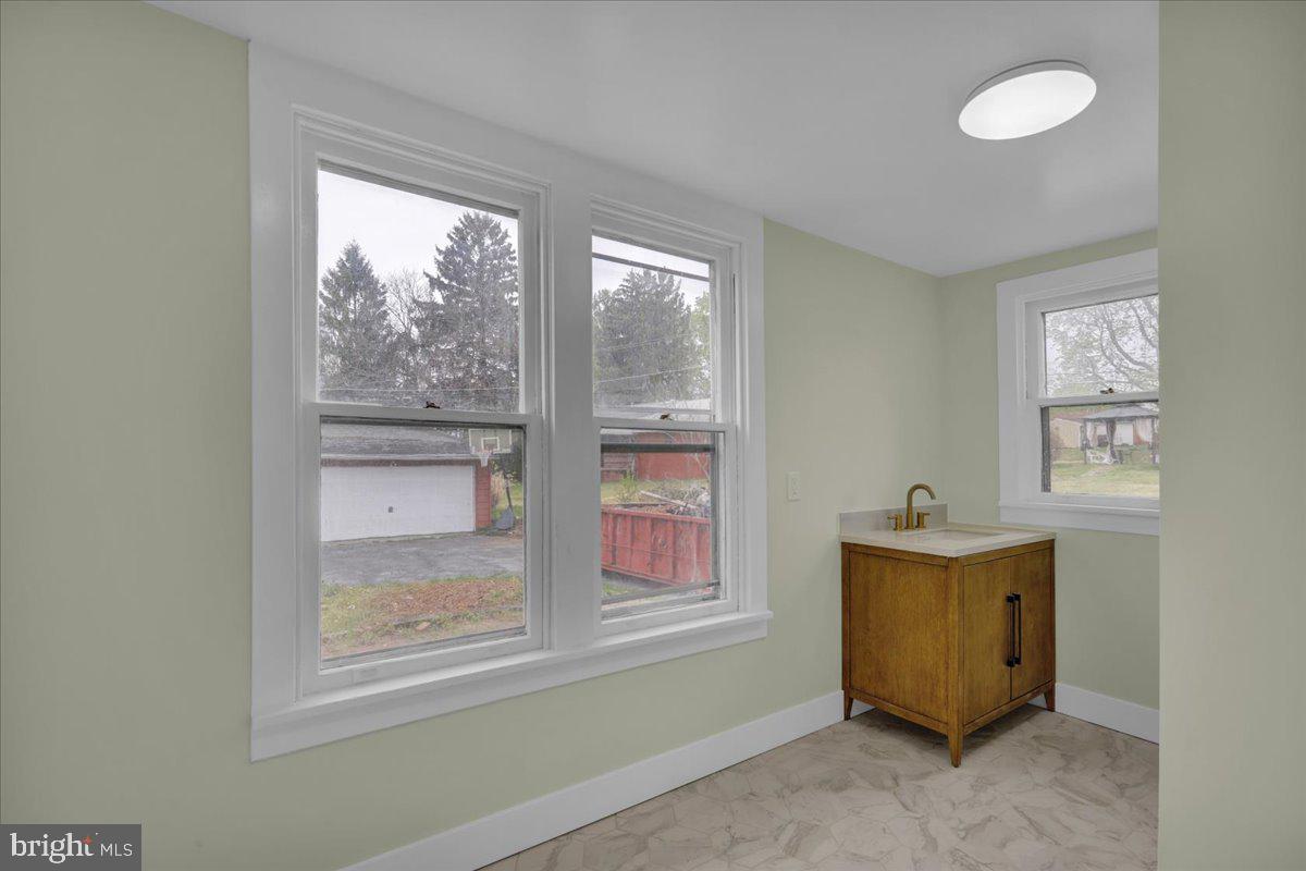 26 Bucks St Property Photo 18