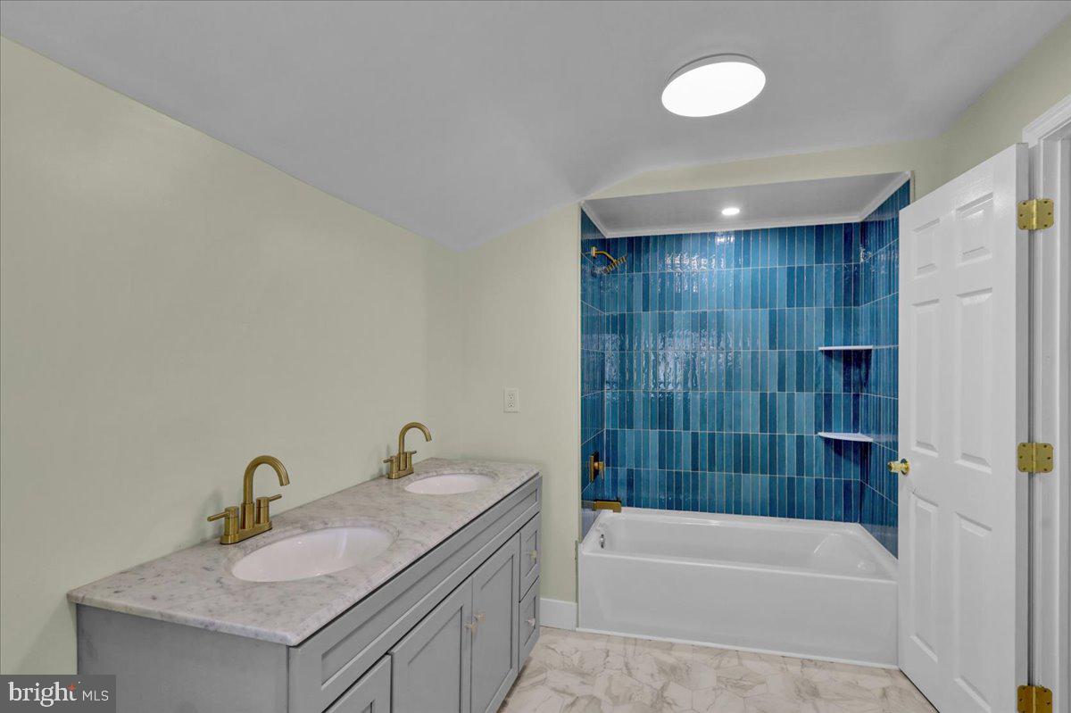 26 Bucks St Property Photo 27