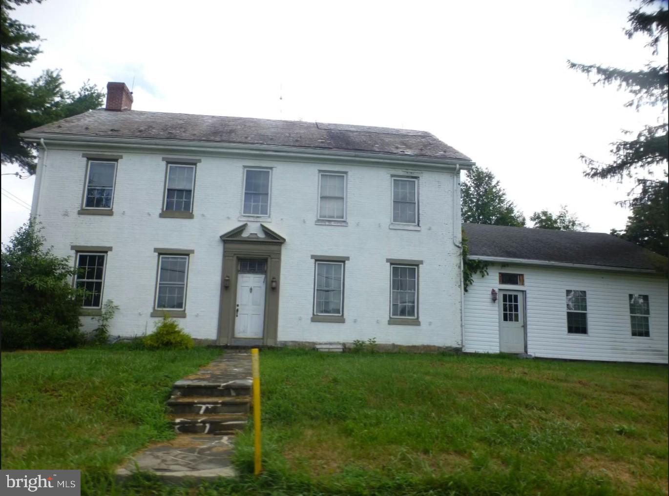 424 Niantic Rd Property Photo 1