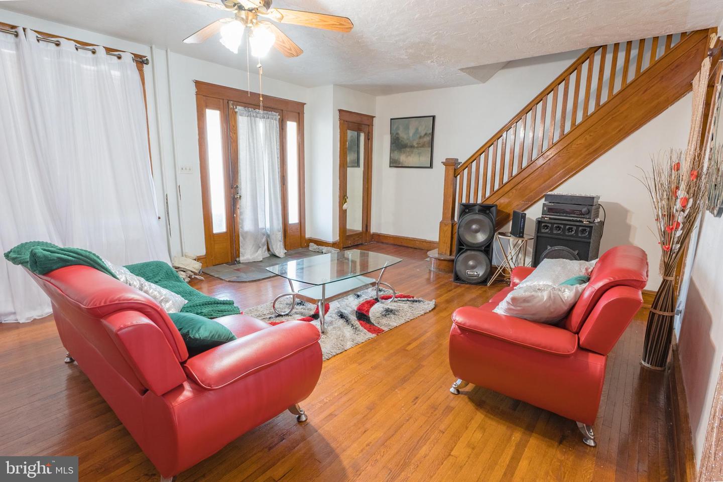 1020 Meade St Property Photo 6