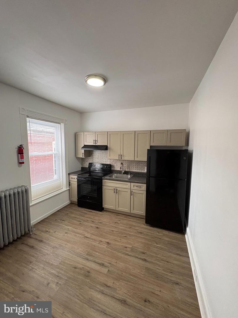 1372 Perkiomen Ave Property Photo 4