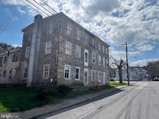 102 Penn St Property Photo 1
