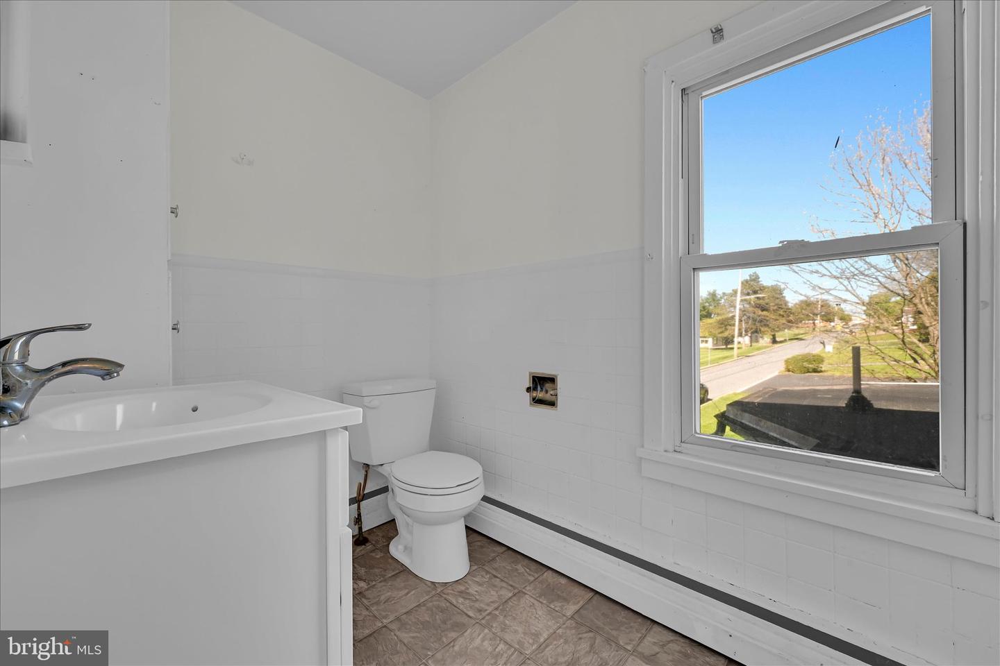 406 Noble St Property Photo 63