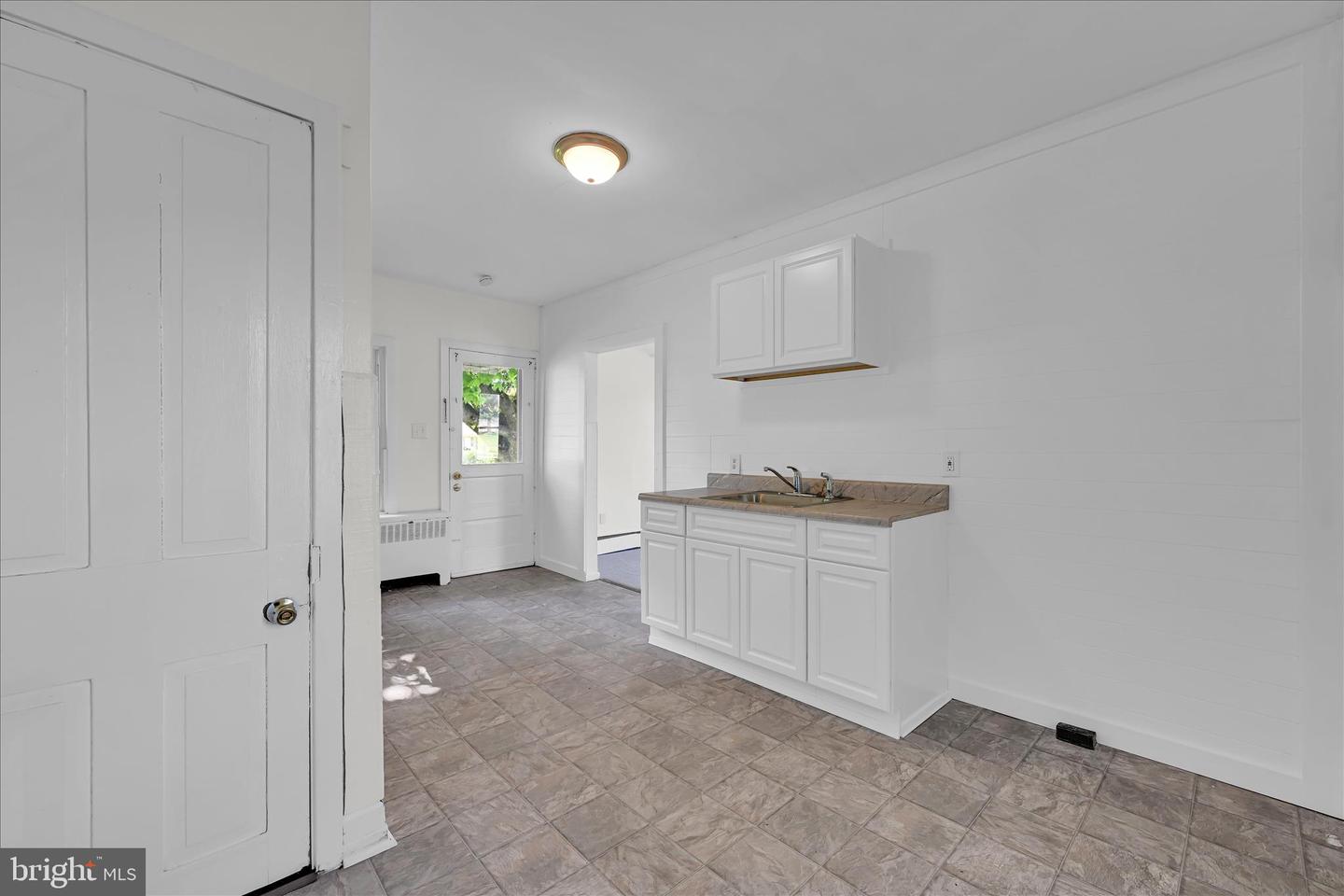 406 Noble St Property Photo 66
