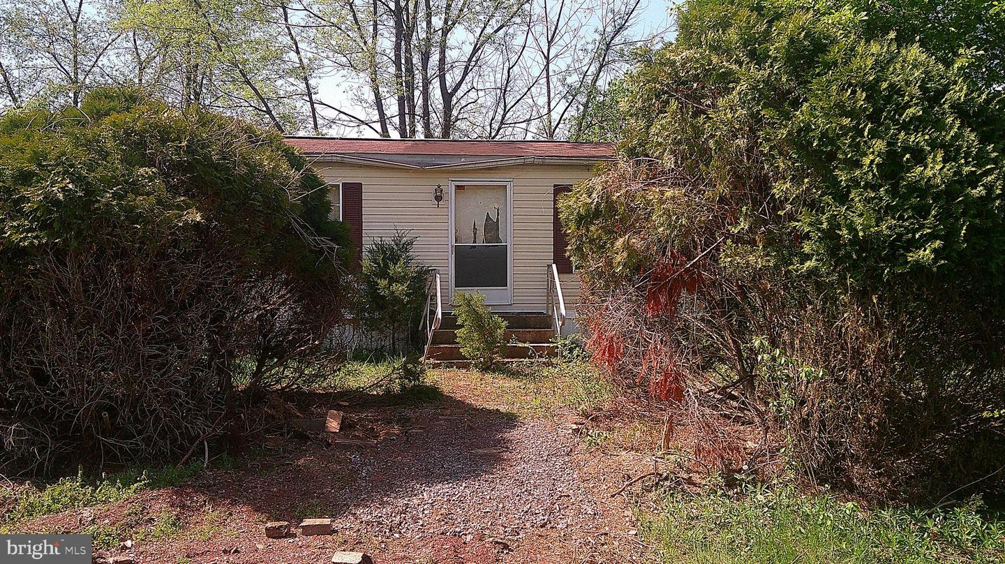 198 OAK LN