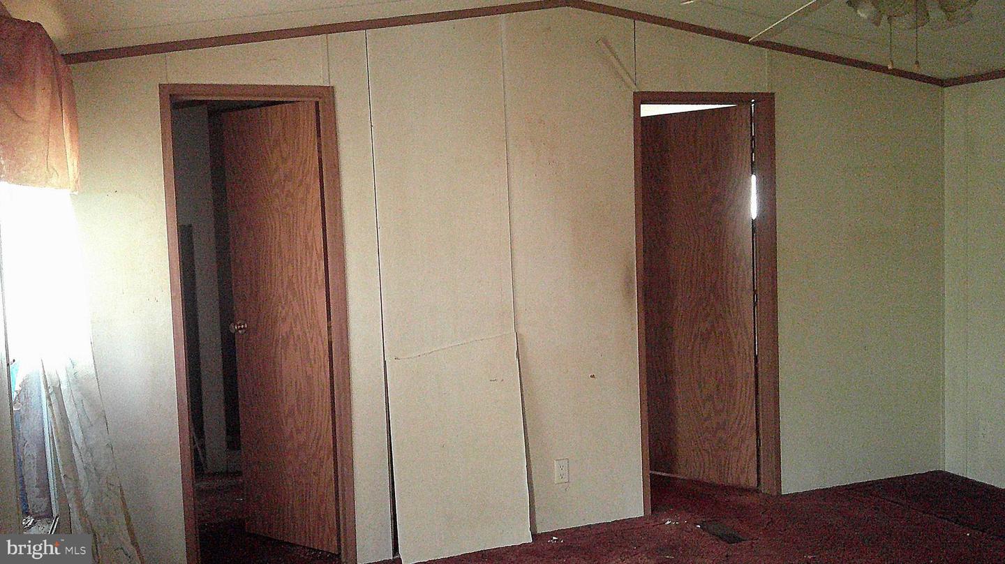 198 Oak Ln Property Photo 15