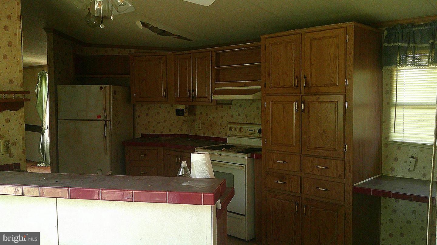 198 Oak Ln Property Photo 17