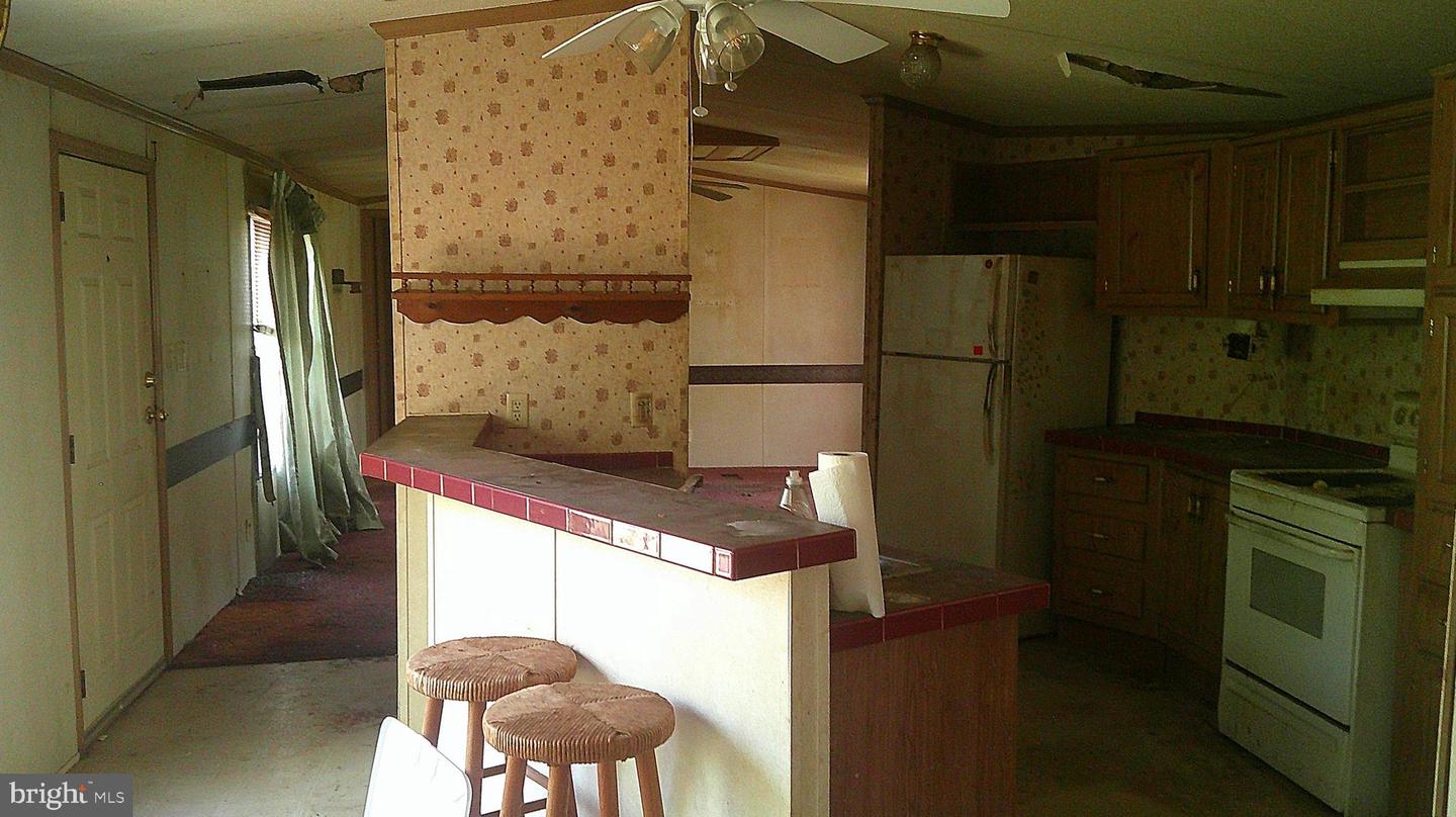 198 Oak Ln Property Photo 18