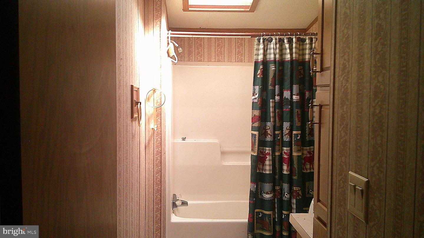 198 Oak Ln Property Photo 21