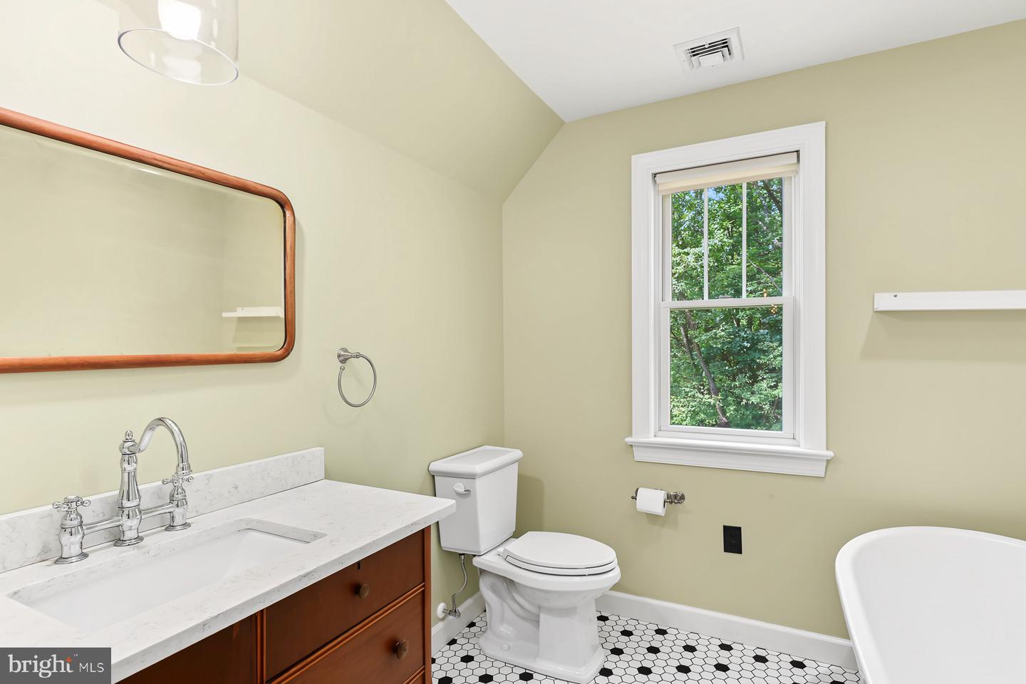 6 Maple Grove Rd Property Photo 32