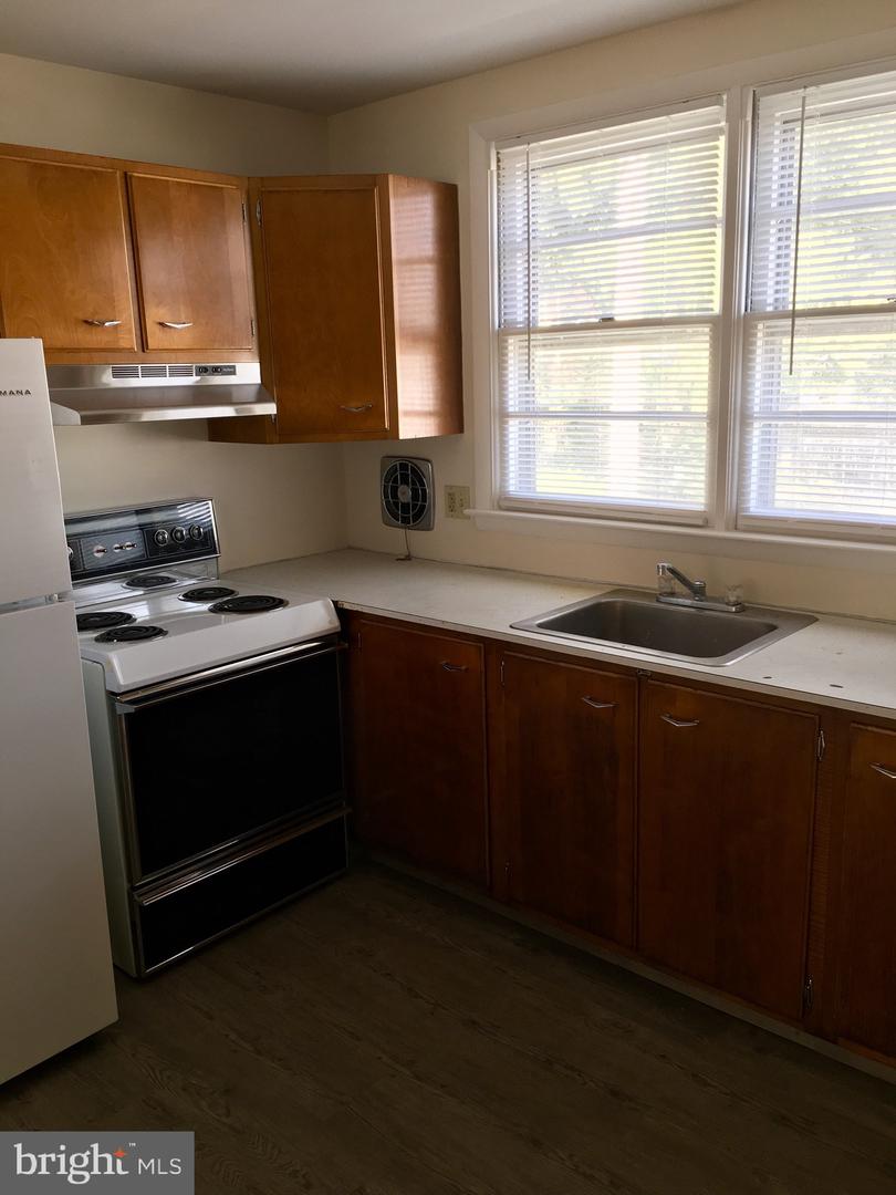 28 Hilbert Ct Property Photo 3