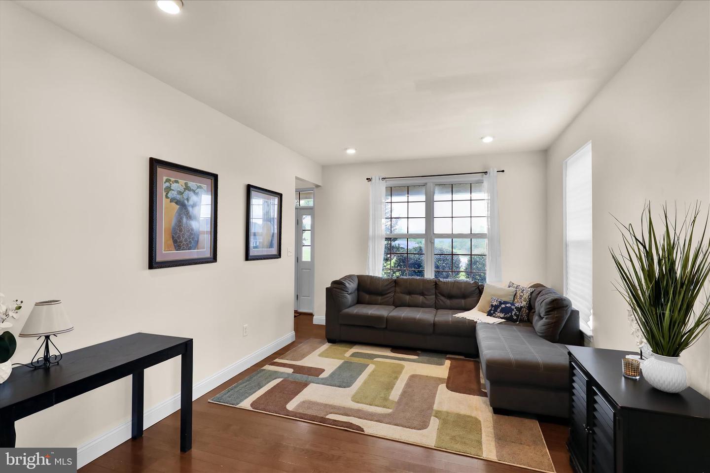 121 Great Bend Way Property Photo 8
