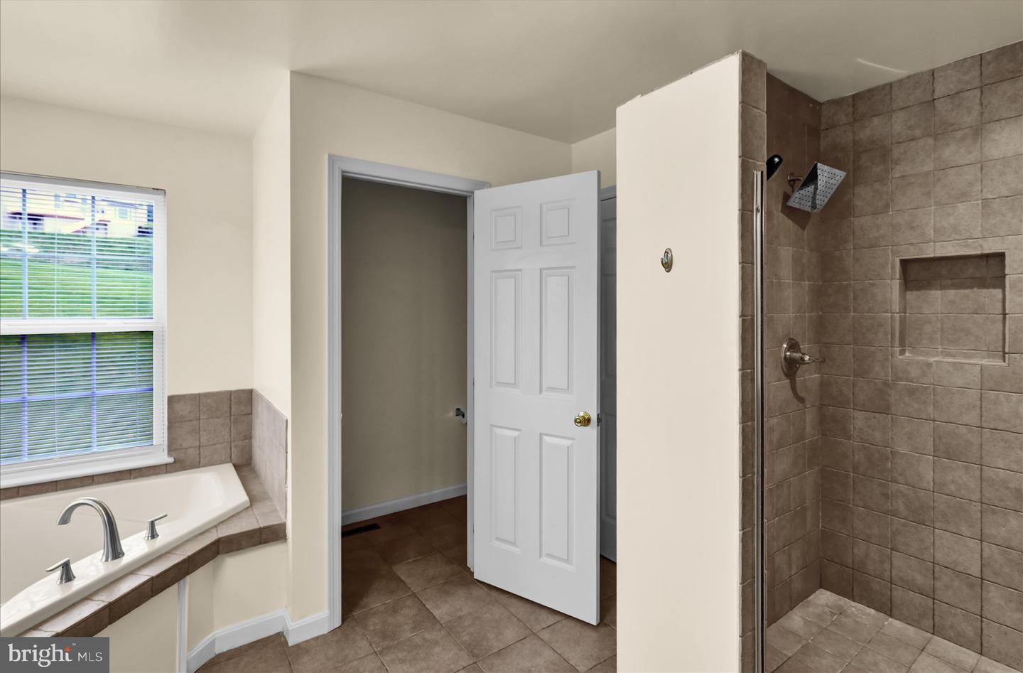 121 Great Bend Way Property Photo 27