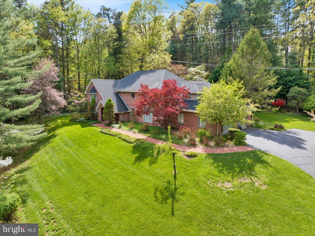 34 Hessian Blvd Property Photo 2