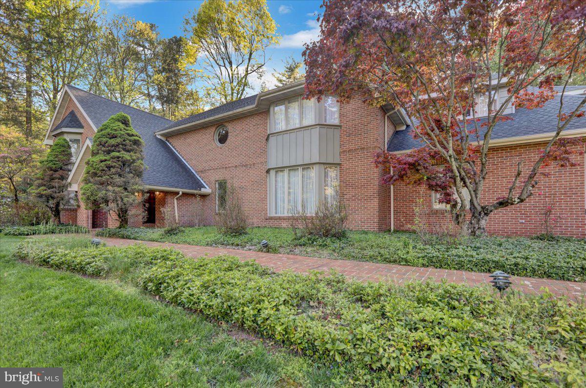 34 Hessian Blvd Property Photo 5