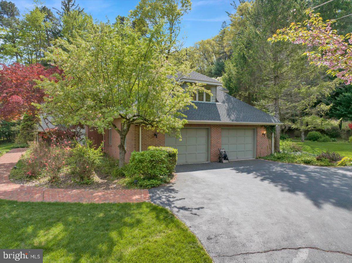 34 Hessian Blvd Property Photo 6