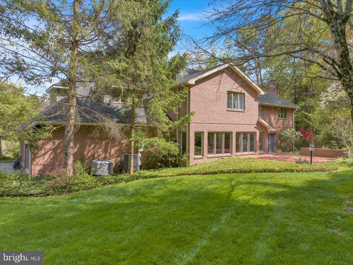 34 Hessian Blvd Property Photo 8