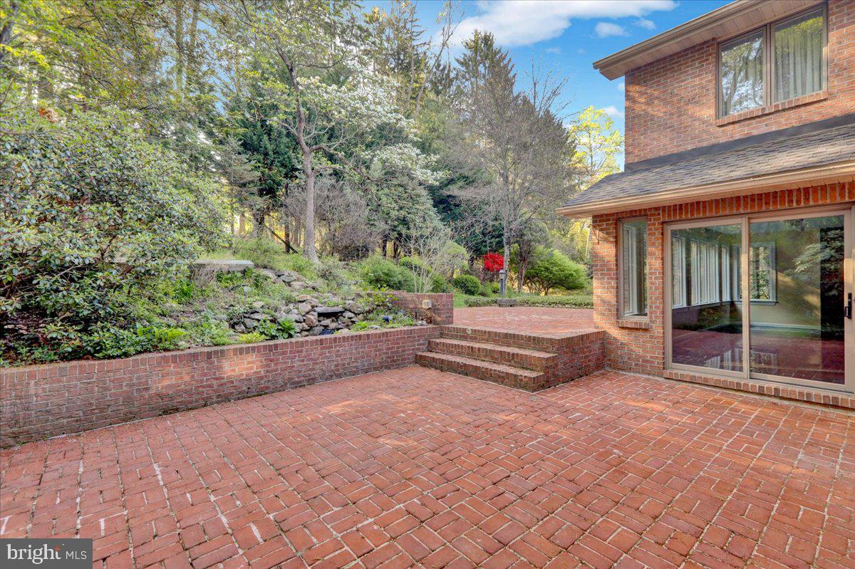 34 Hessian Blvd Property Photo 11