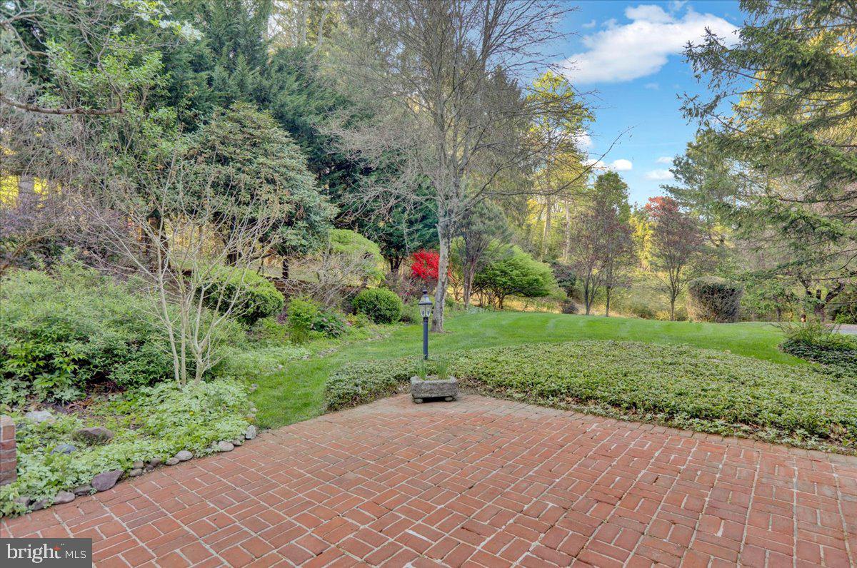 34 Hessian Blvd Property Photo 12