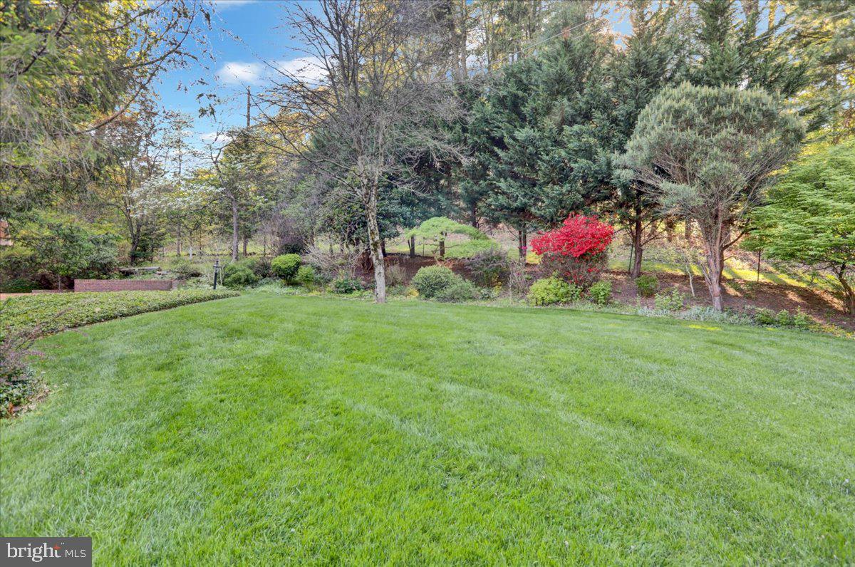 34 Hessian Blvd Property Photo 13