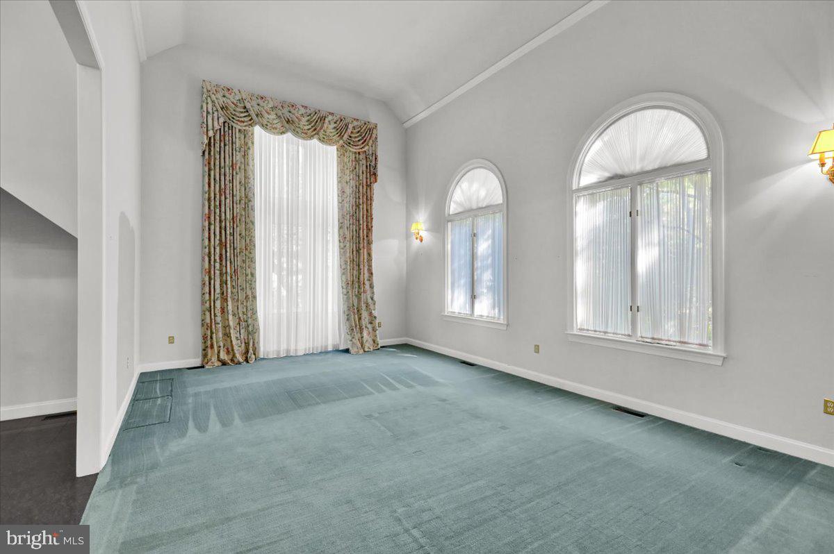 34 Hessian Blvd Property Photo 17
