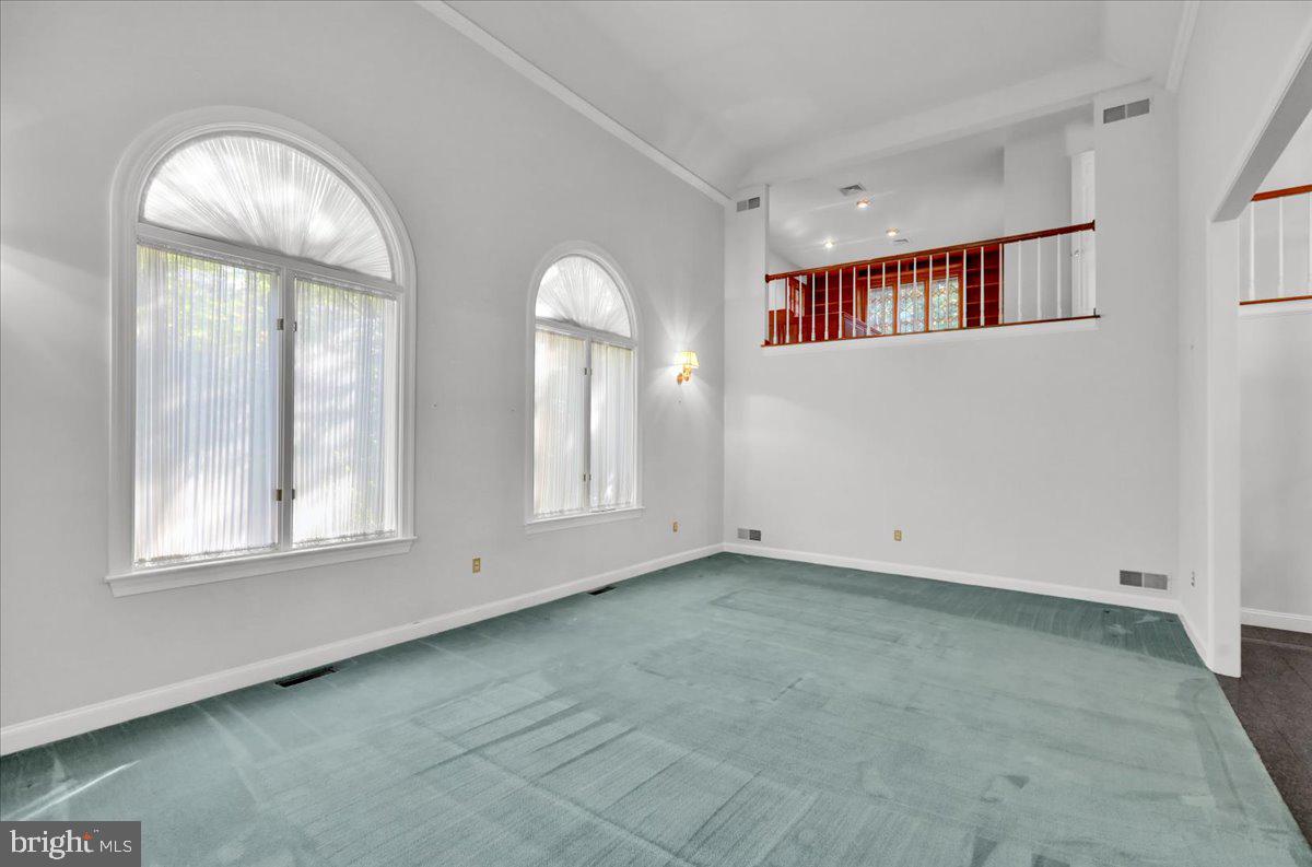 34 Hessian Blvd Property Photo 18