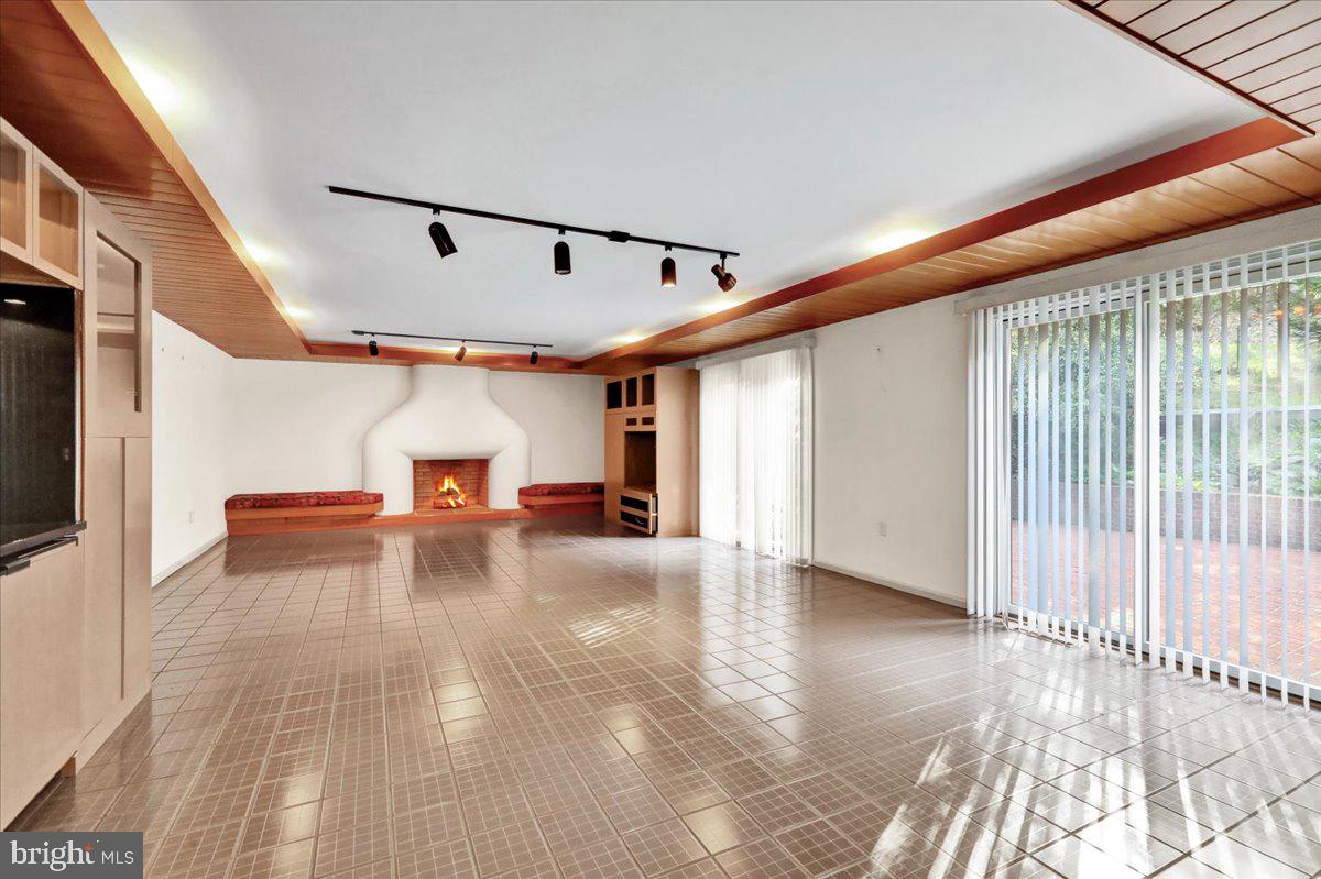 34 Hessian Blvd Property Photo 23