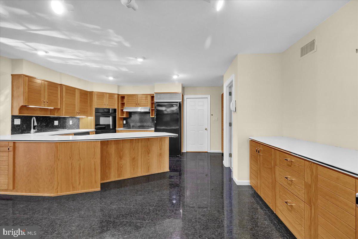 34 Hessian Blvd Property Photo 28