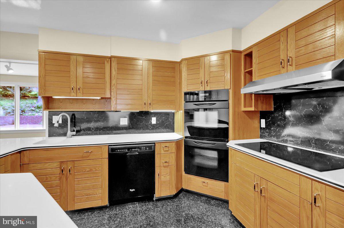 34 Hessian Blvd Property Photo 30