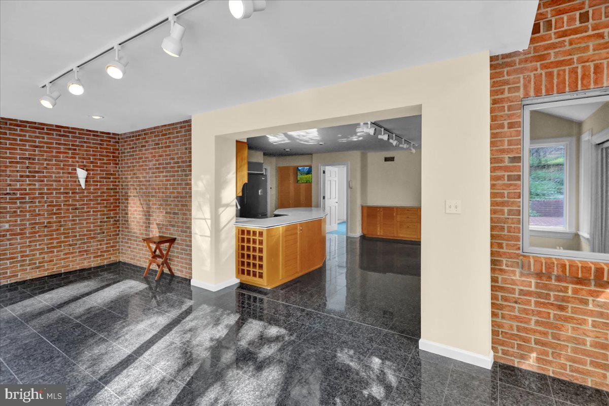 34 Hessian Blvd Property Photo 33