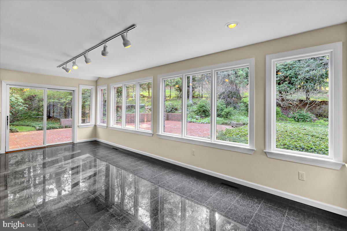 34 Hessian Blvd Property Photo 35