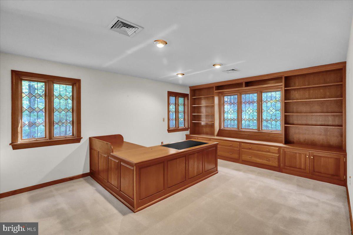 34 Hessian Blvd Property Photo 38