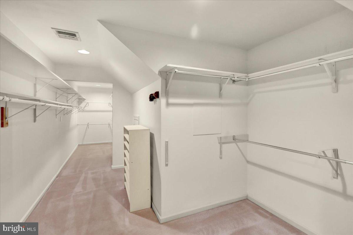 34 Hessian Blvd Property Photo 42