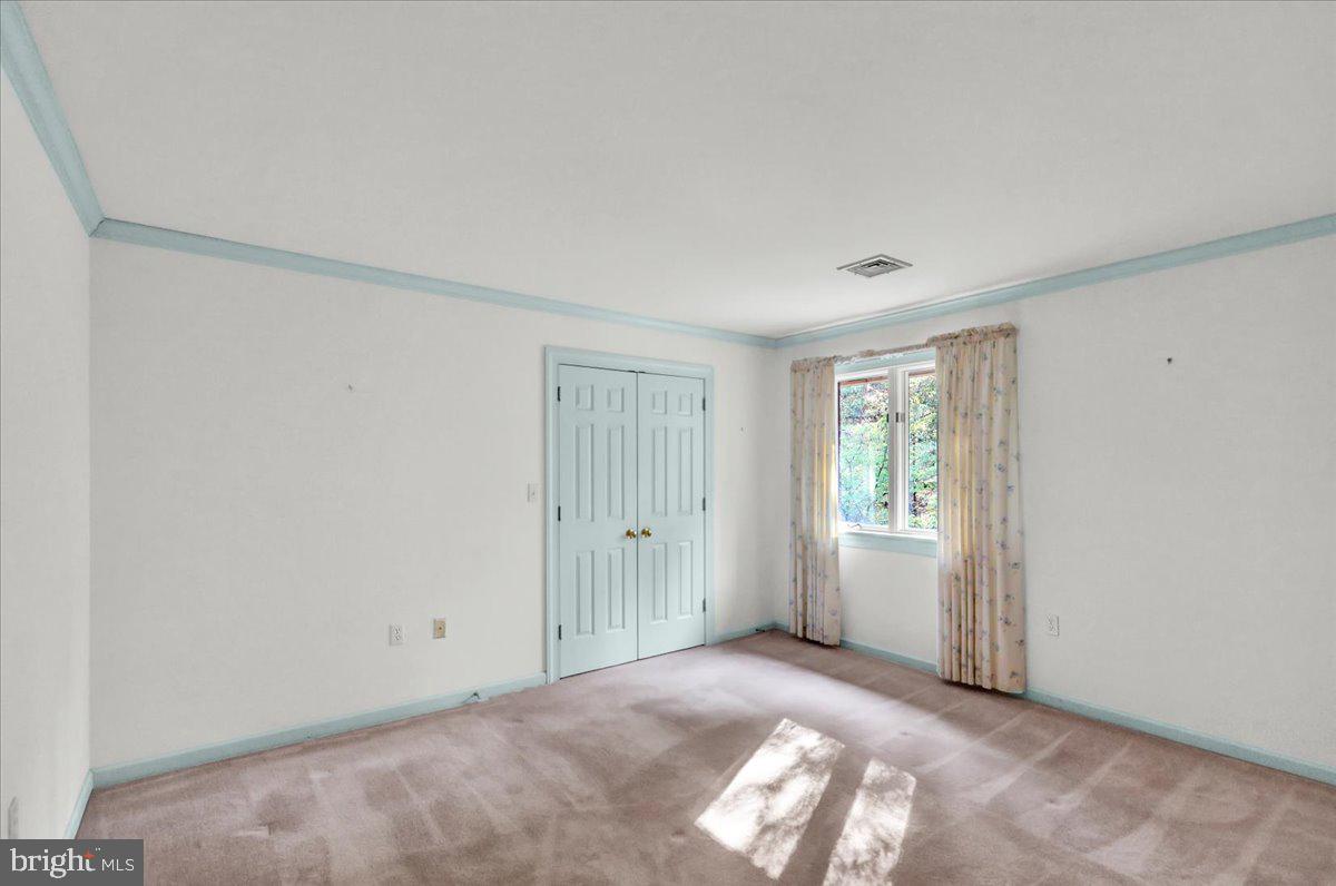 34 Hessian Blvd Property Photo 47