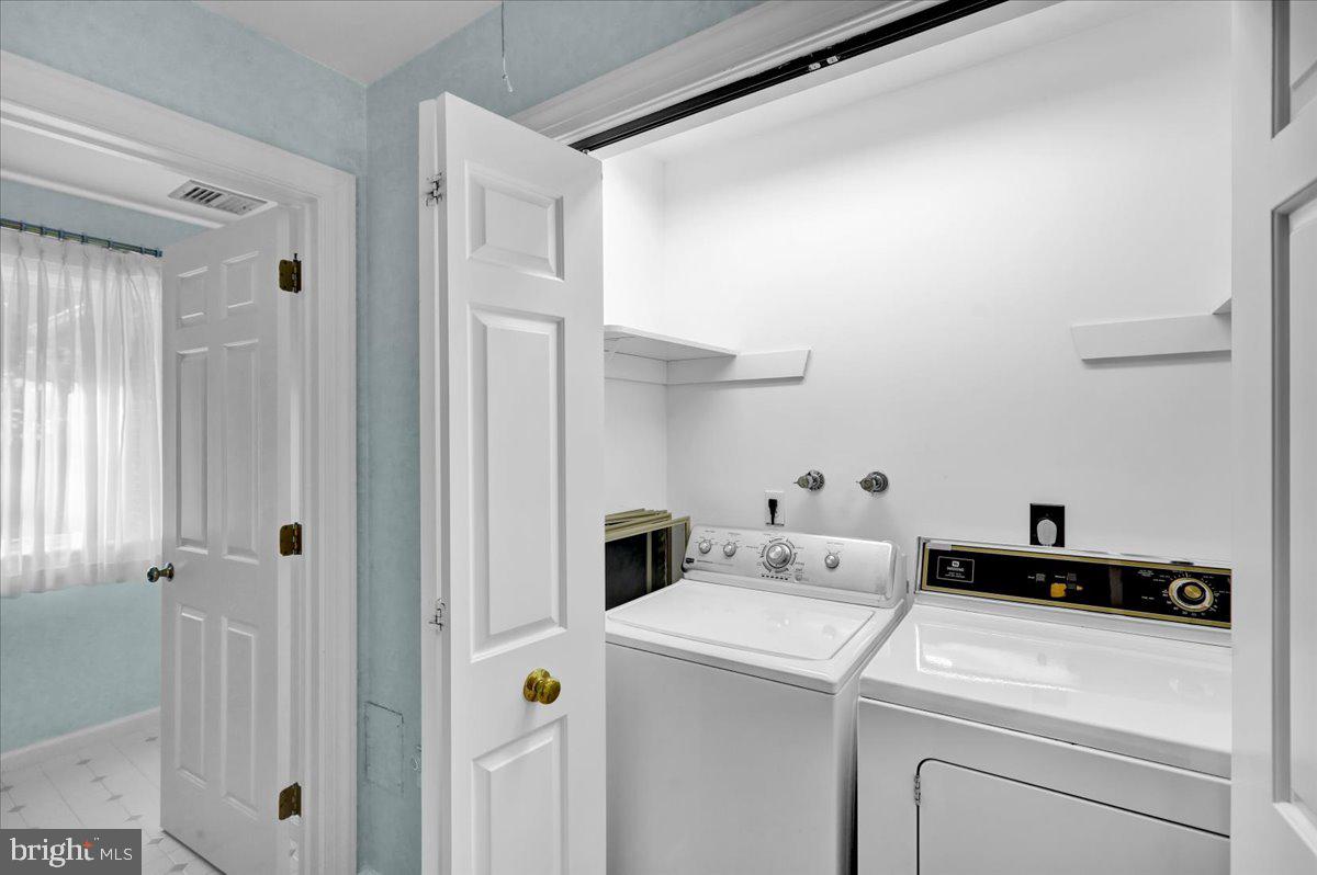 34 Hessian Blvd Property Photo 49