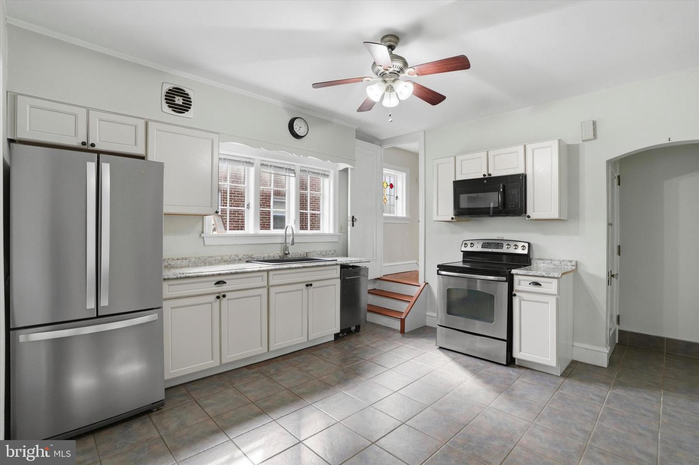 401 Lancaster Property Photo 11