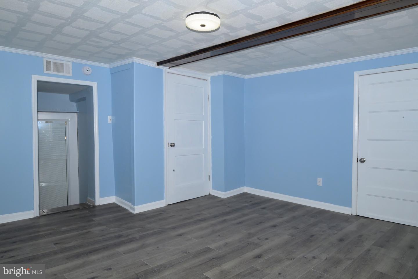 230 N Main St Property Photo 18