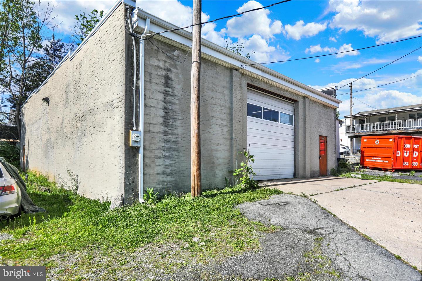 2125 Portland Property Photo 2