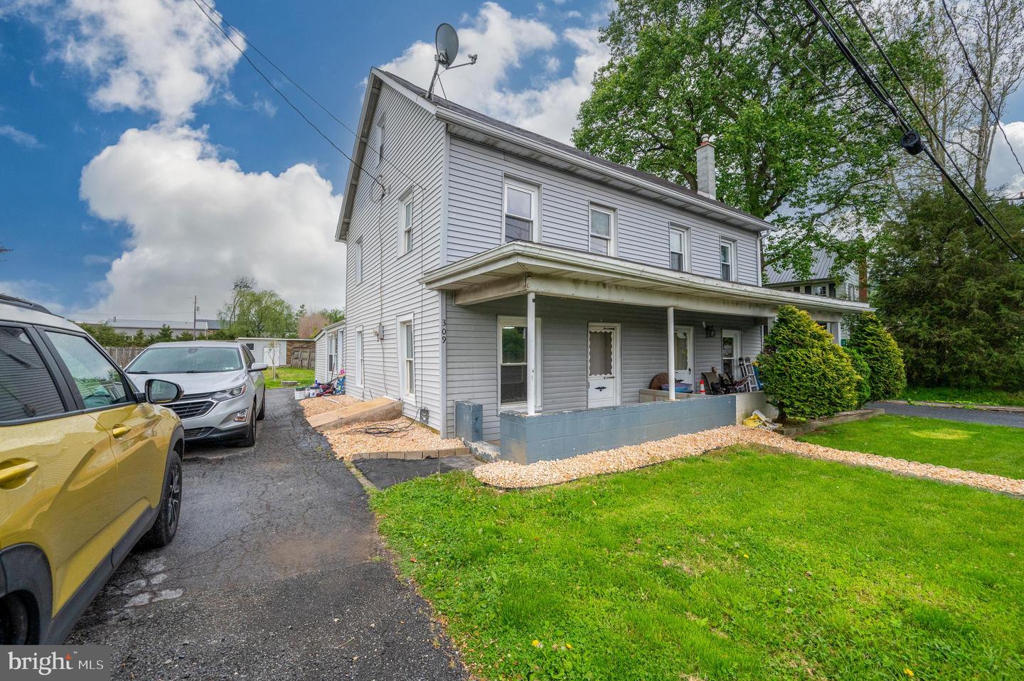 467 Hill Rd Property Photo 1