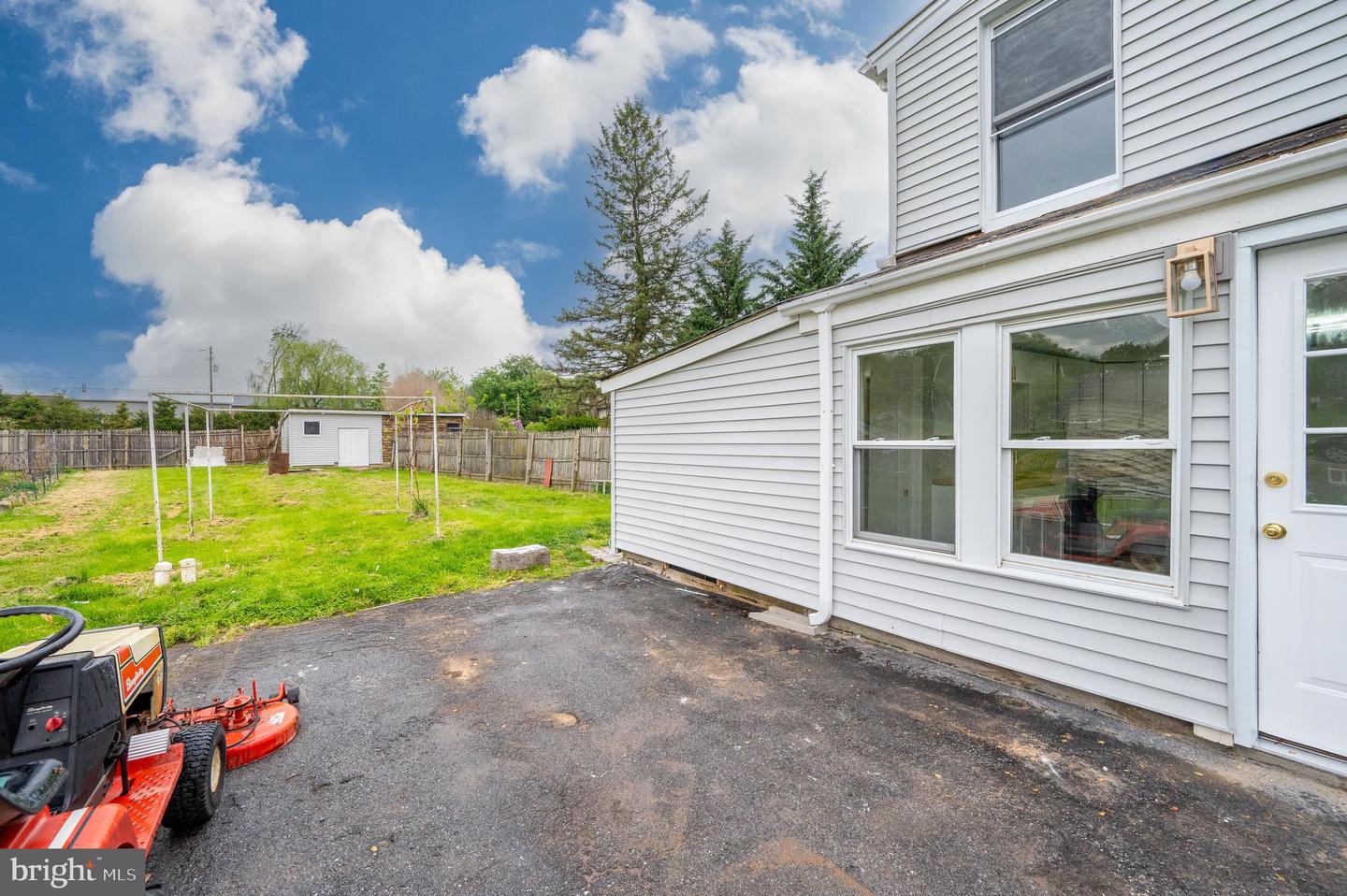 467 Hill Rd Property Photo 27