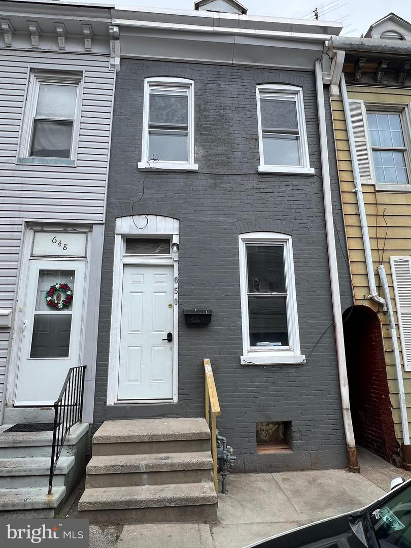 650 Mulberry St Property Photo 1