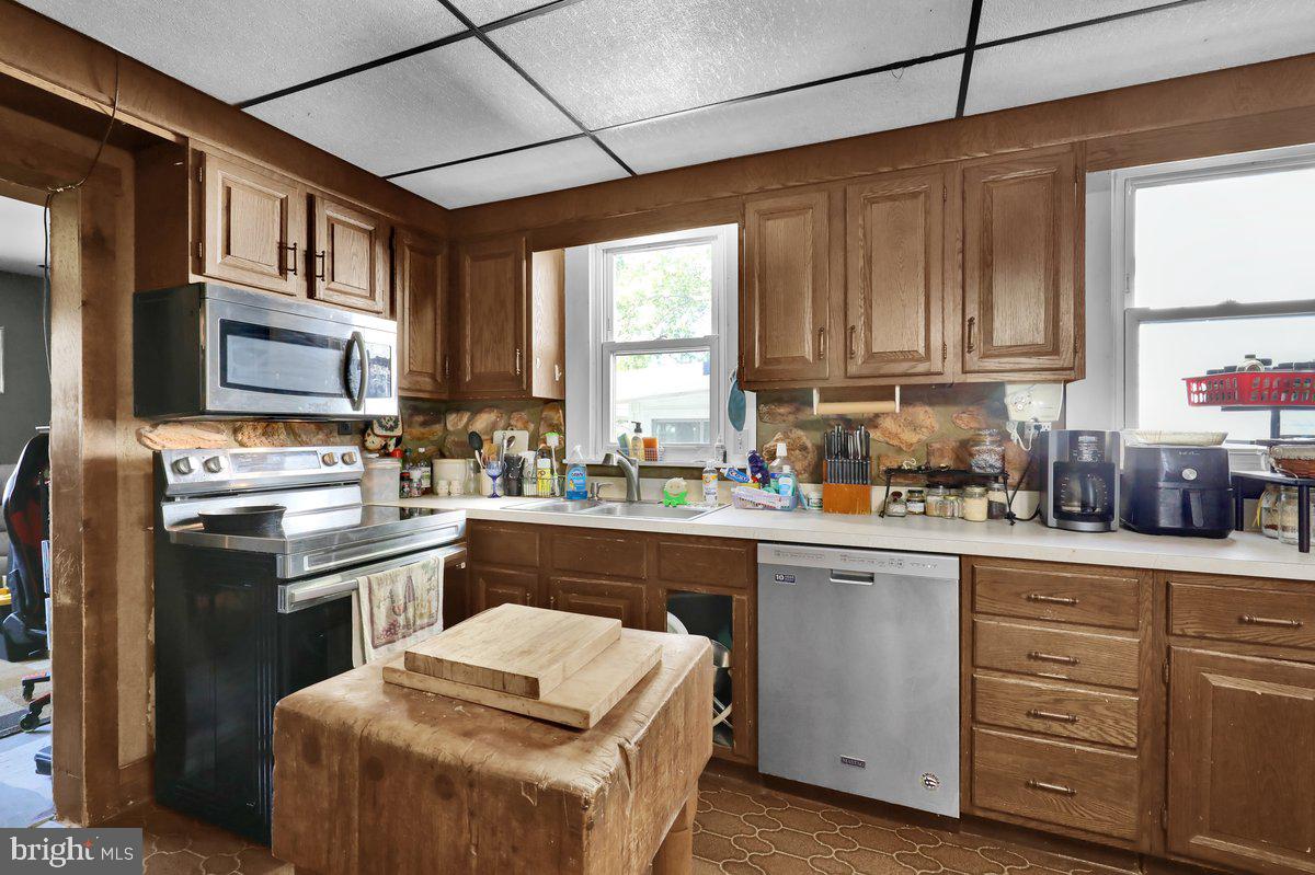 28 E Front St Property Photo 15