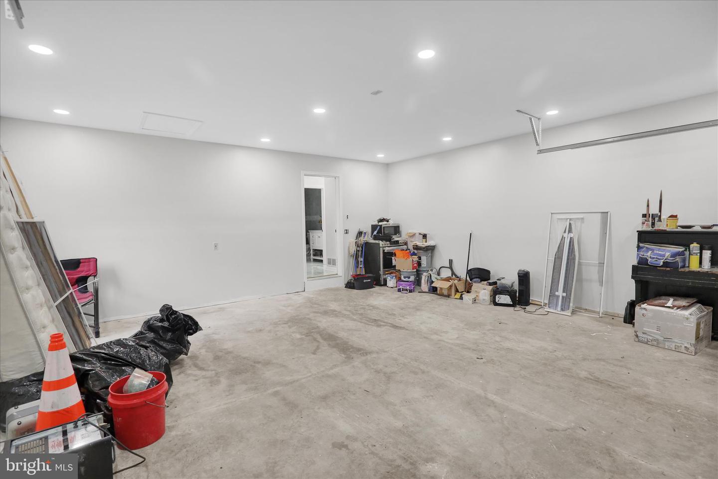 422 Noble St Property Photo 20