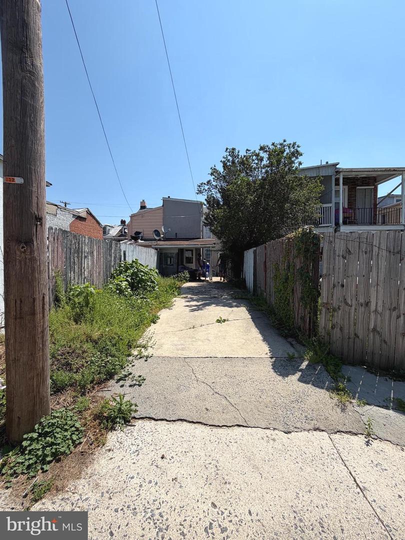 324 Spring Garden St Property Photo 10