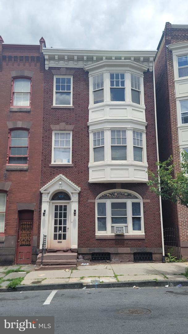 415 Walnut St Property Photo 5