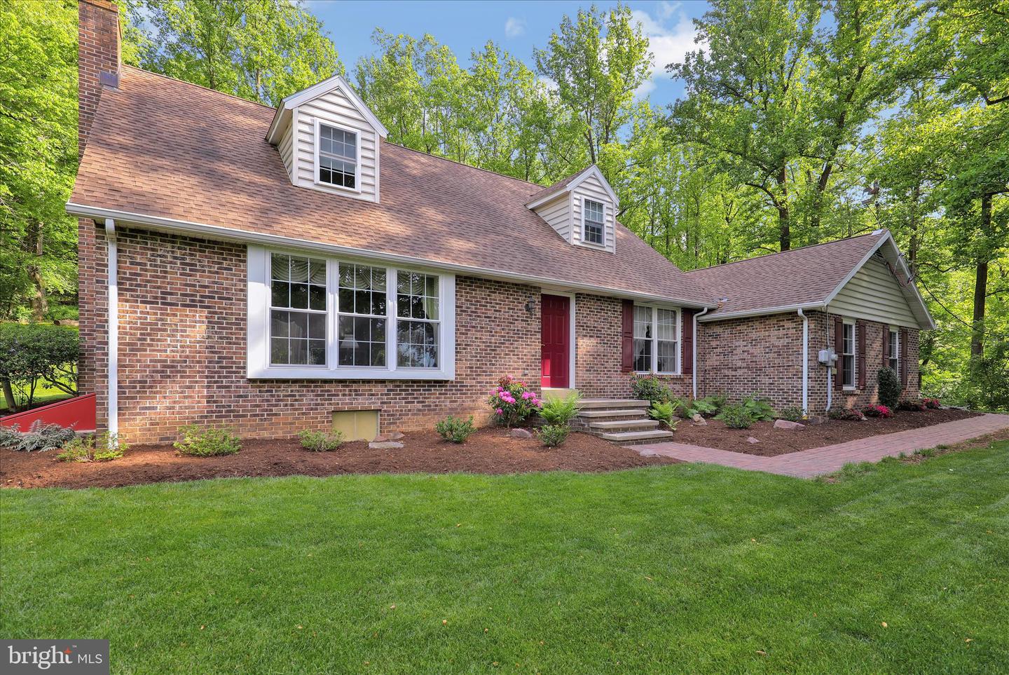 10 PEBBLEBROOK LN