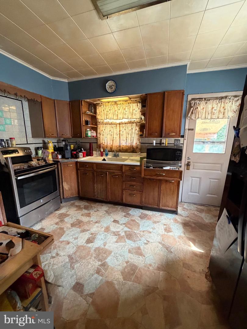 118 Park Ave Property Photo 3