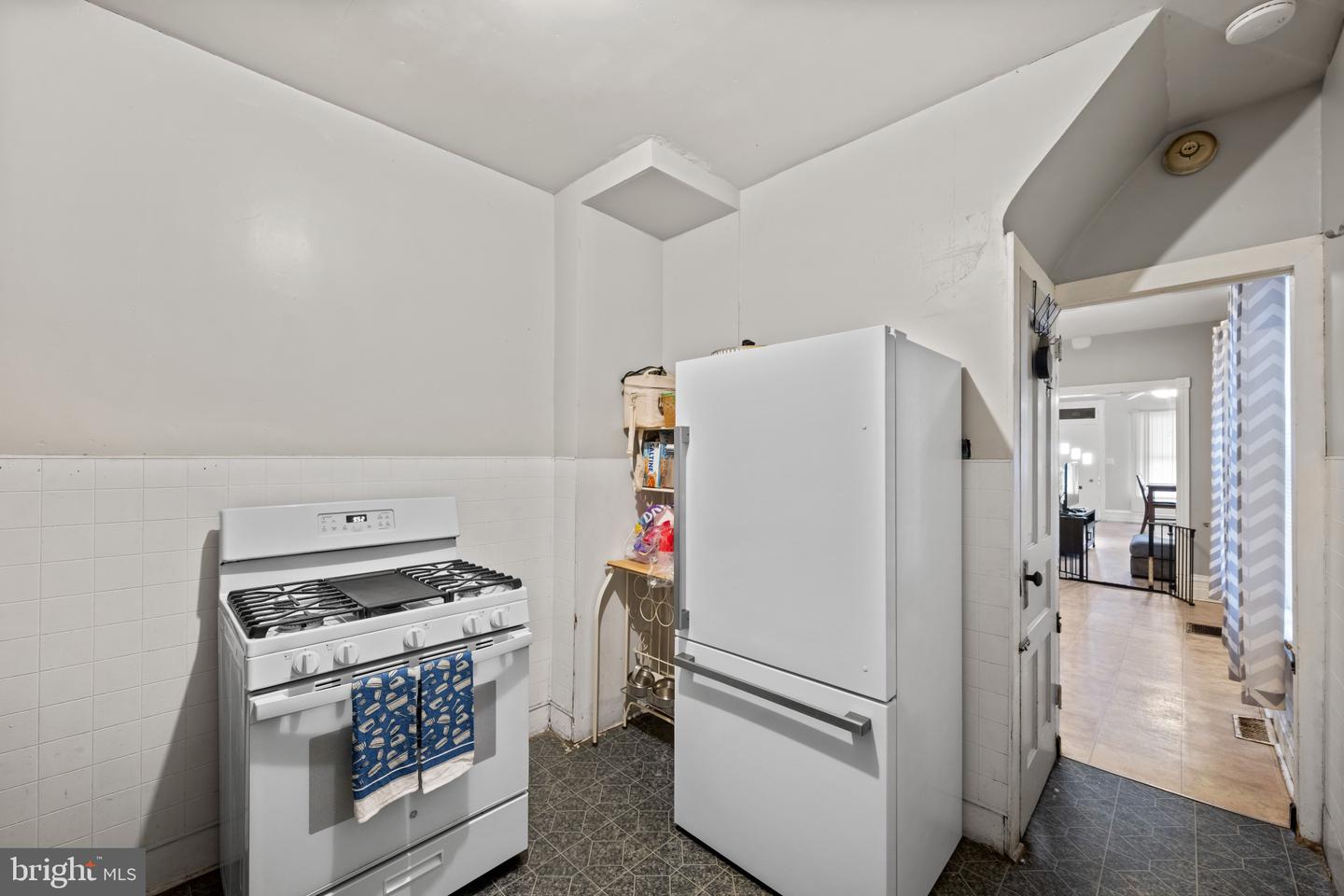 131 Pear St Property Photo 5