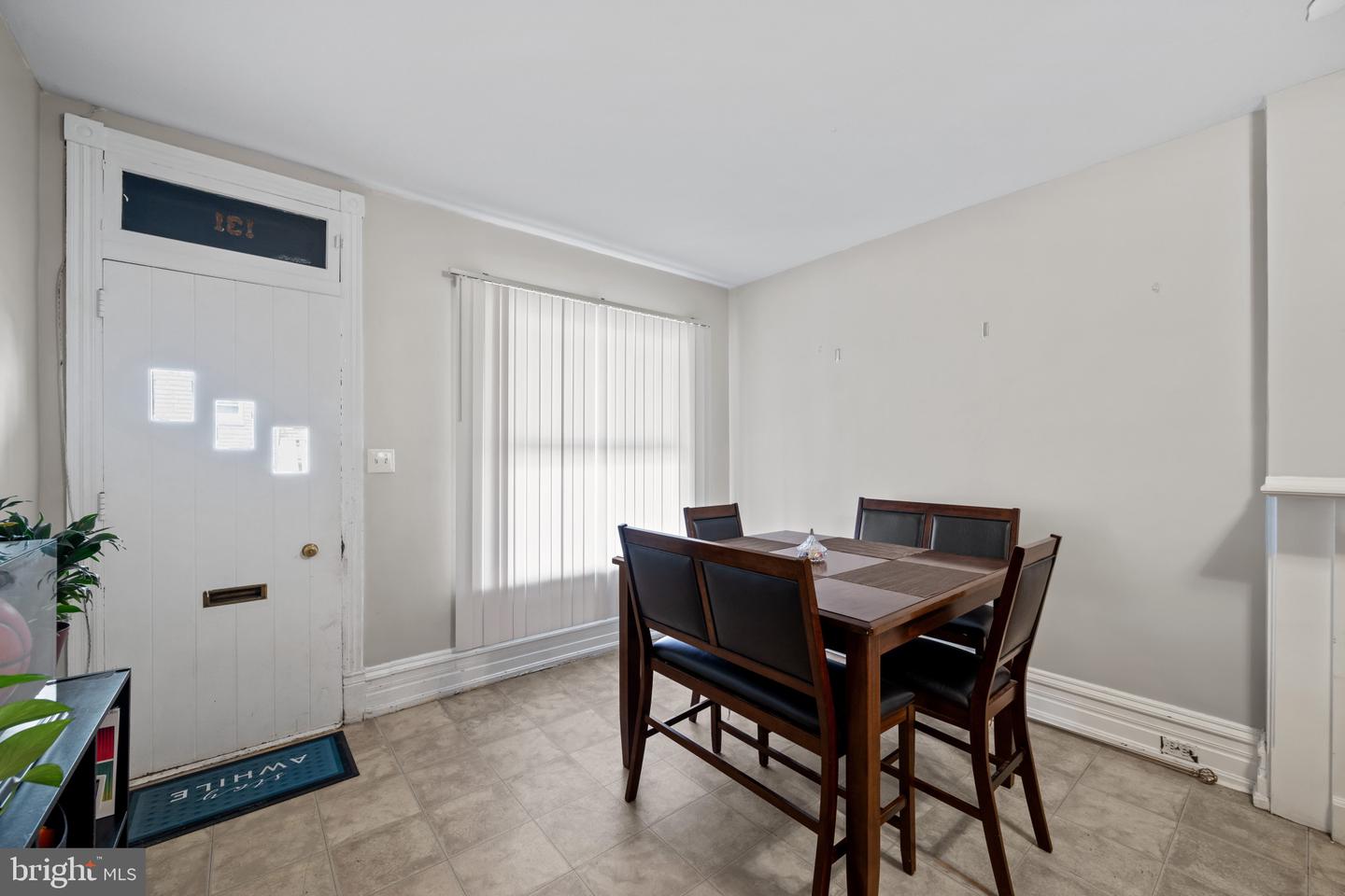 131 Pear St Property Photo 6